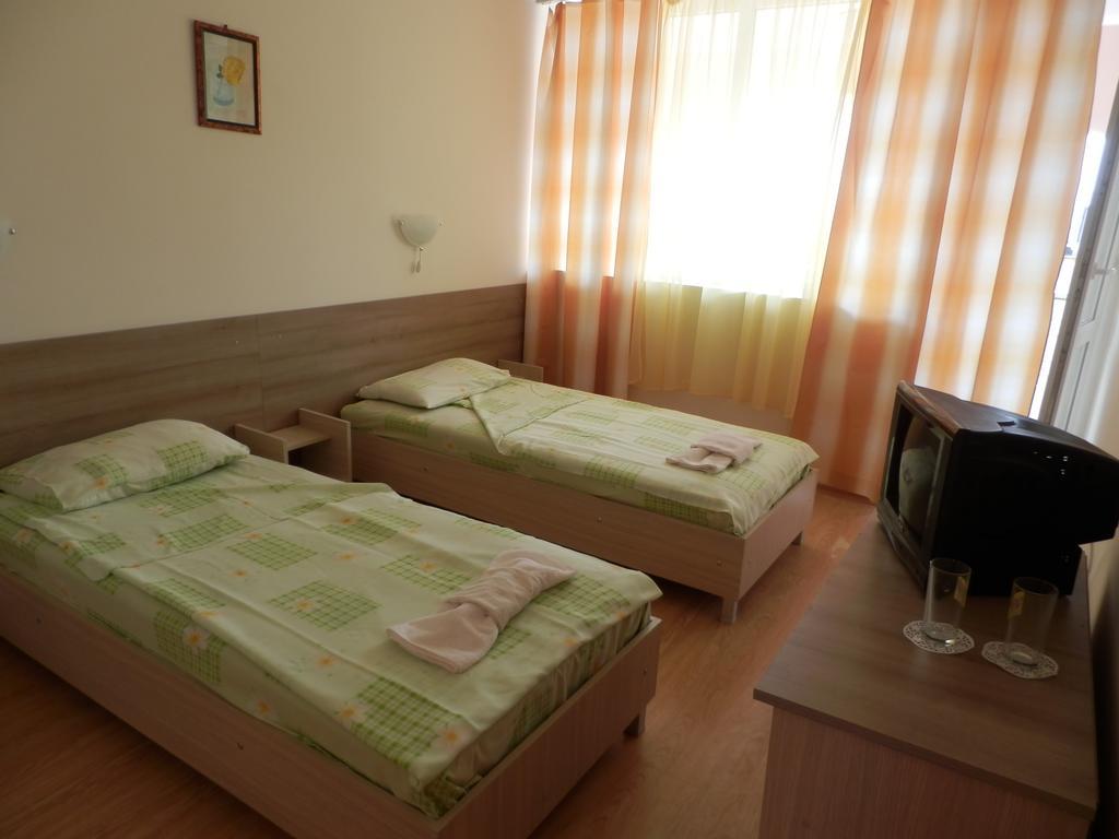 Olimpia Supersnab Hotel Balchik Ngoại thất bức ảnh